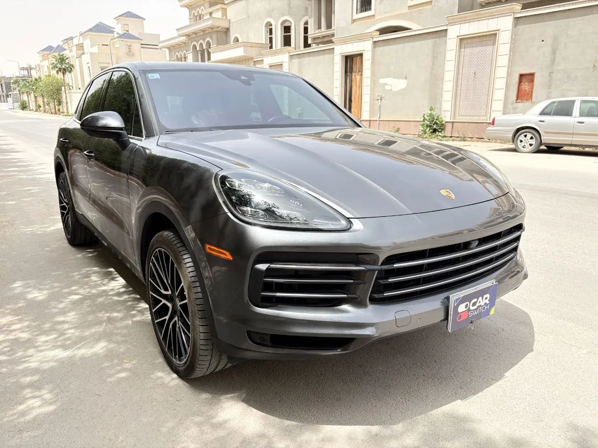 Car image 3