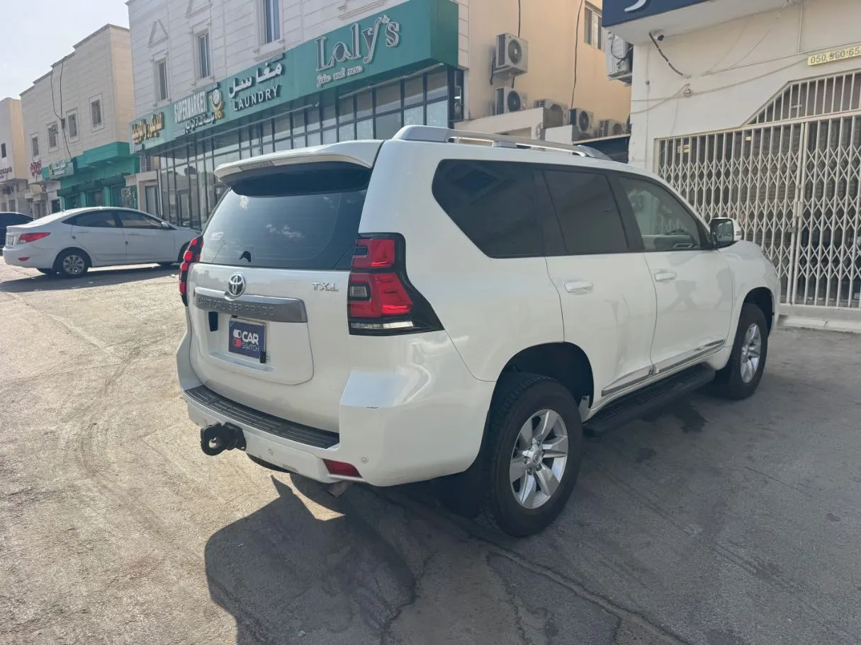 Car image 5