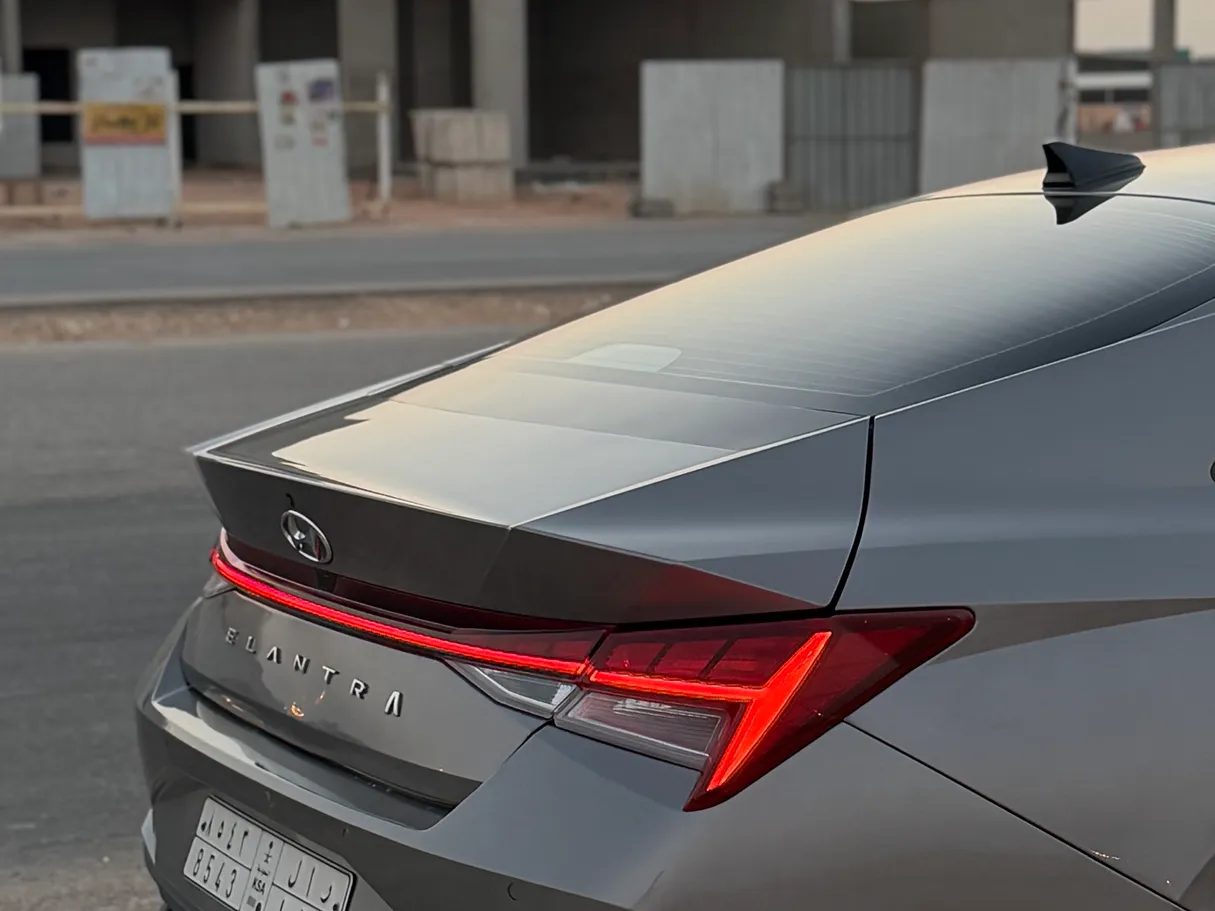 Car image 10