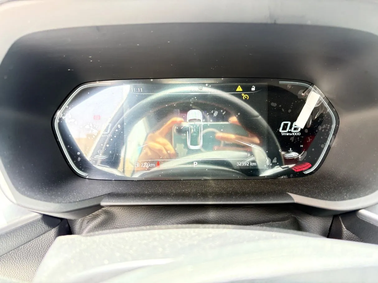 Car image 24