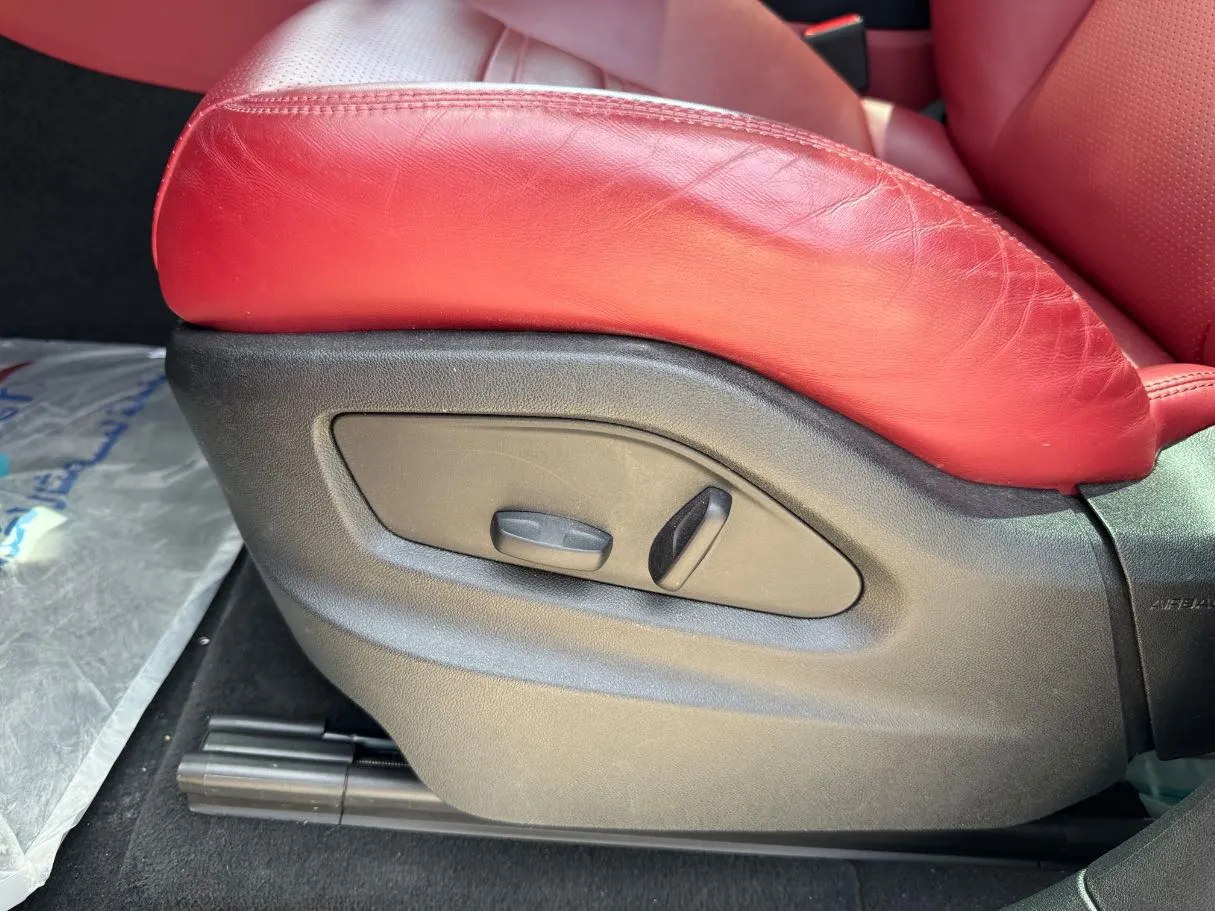 Car image 24