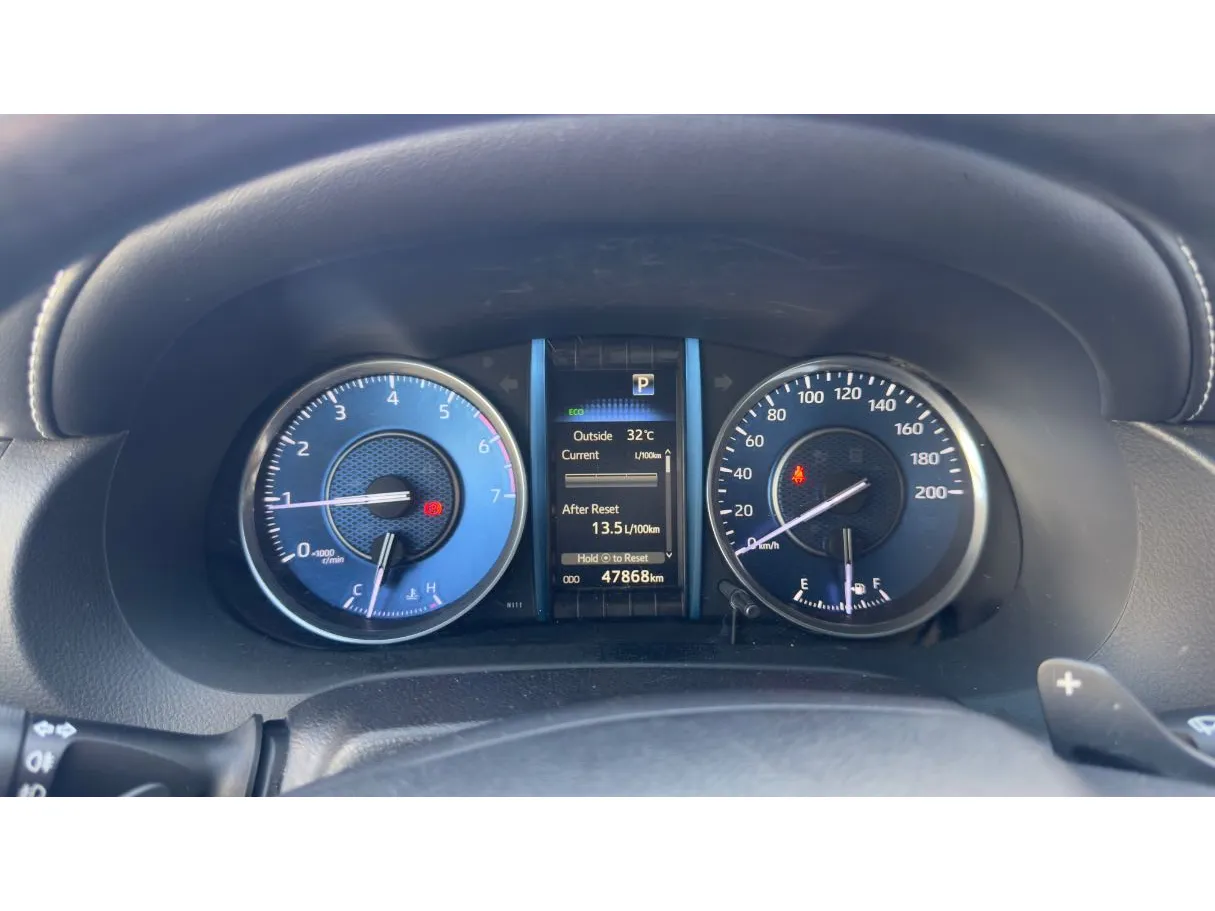 Car image 18