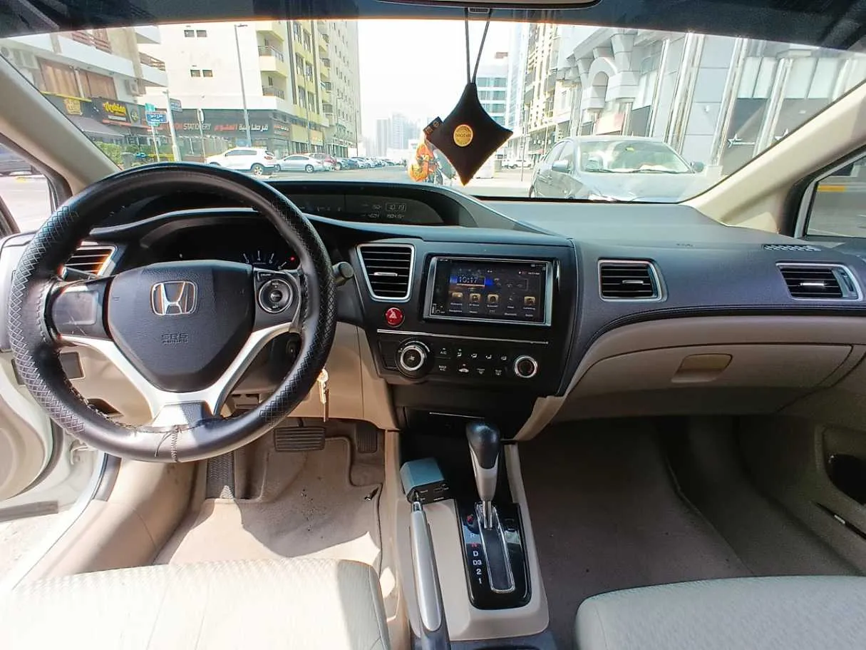 Car image 15