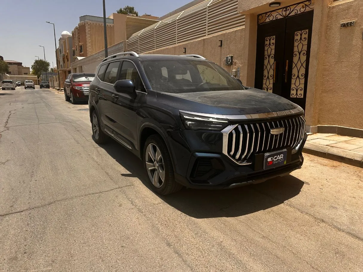 Car image 3