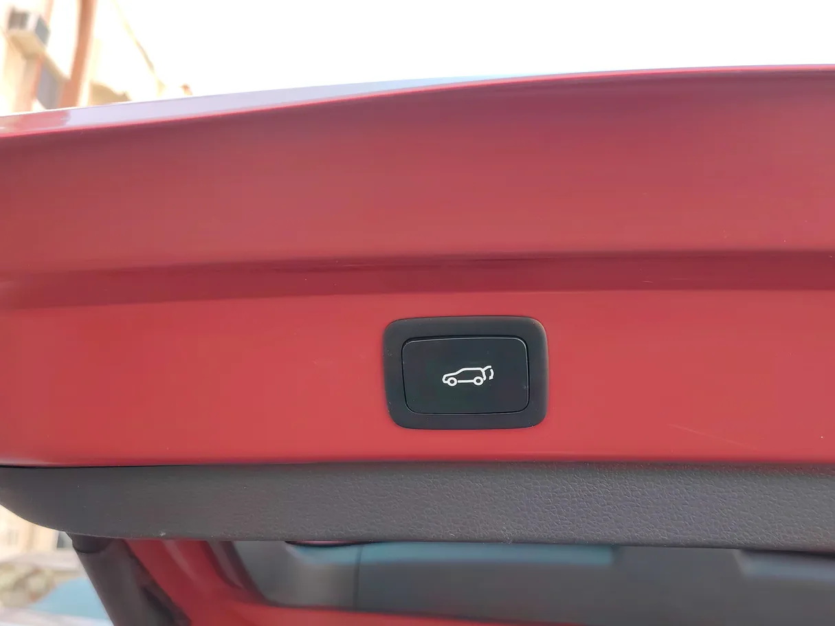 Car image 28