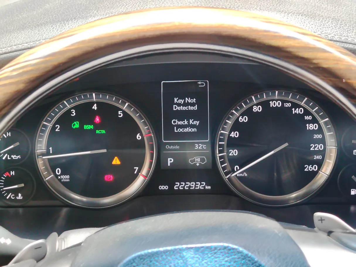 Car image 24