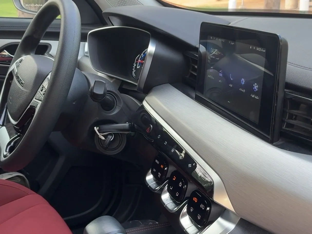 Car image 8