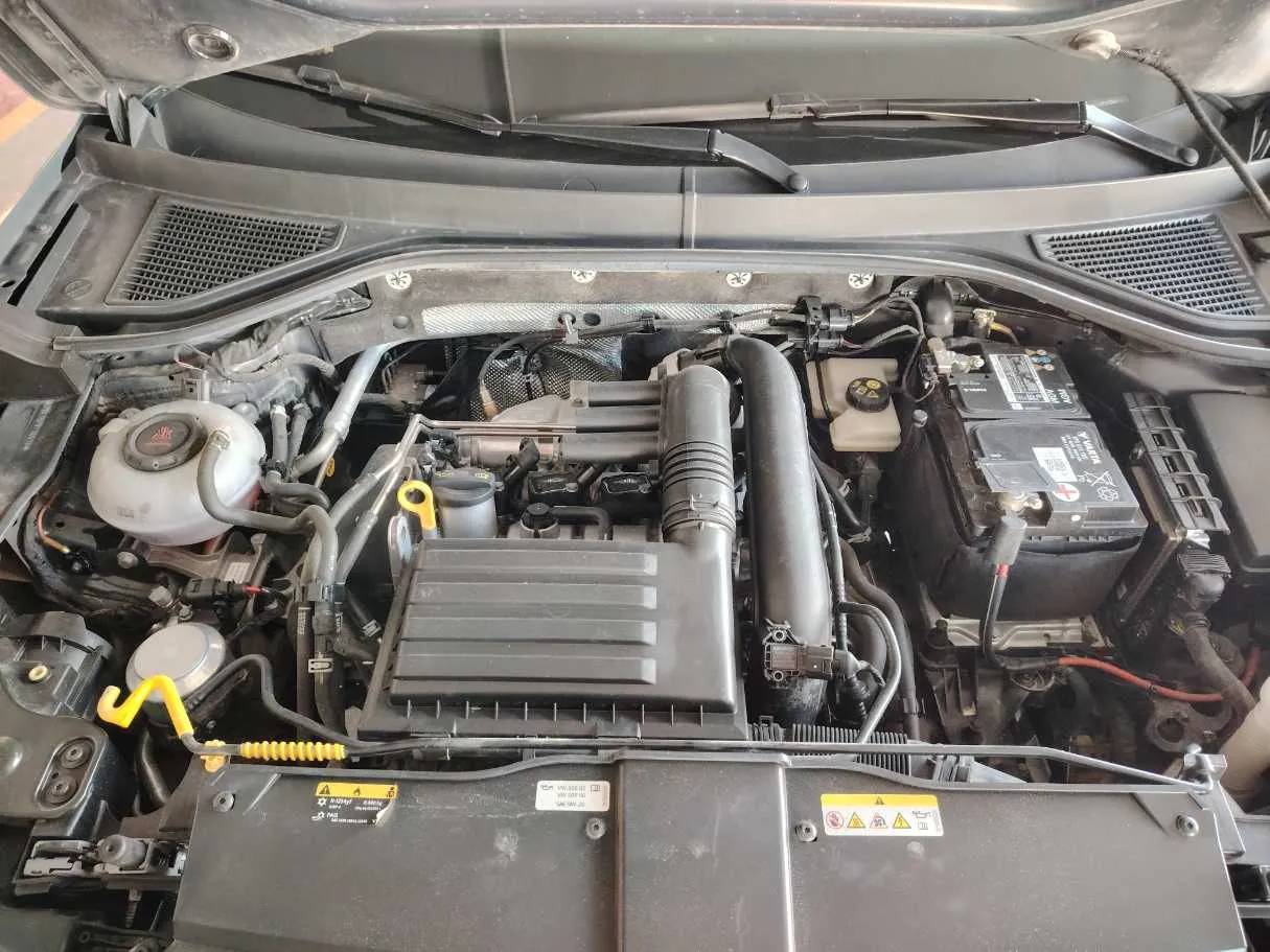 Car image 24