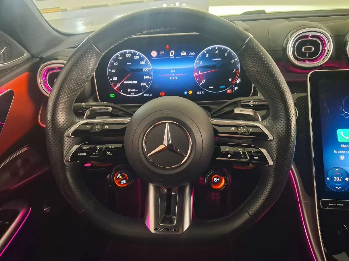 Car image 15