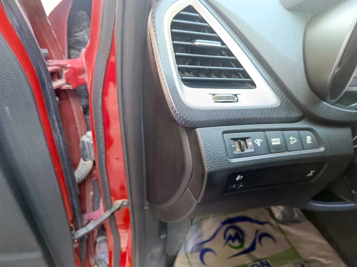 Car image 36