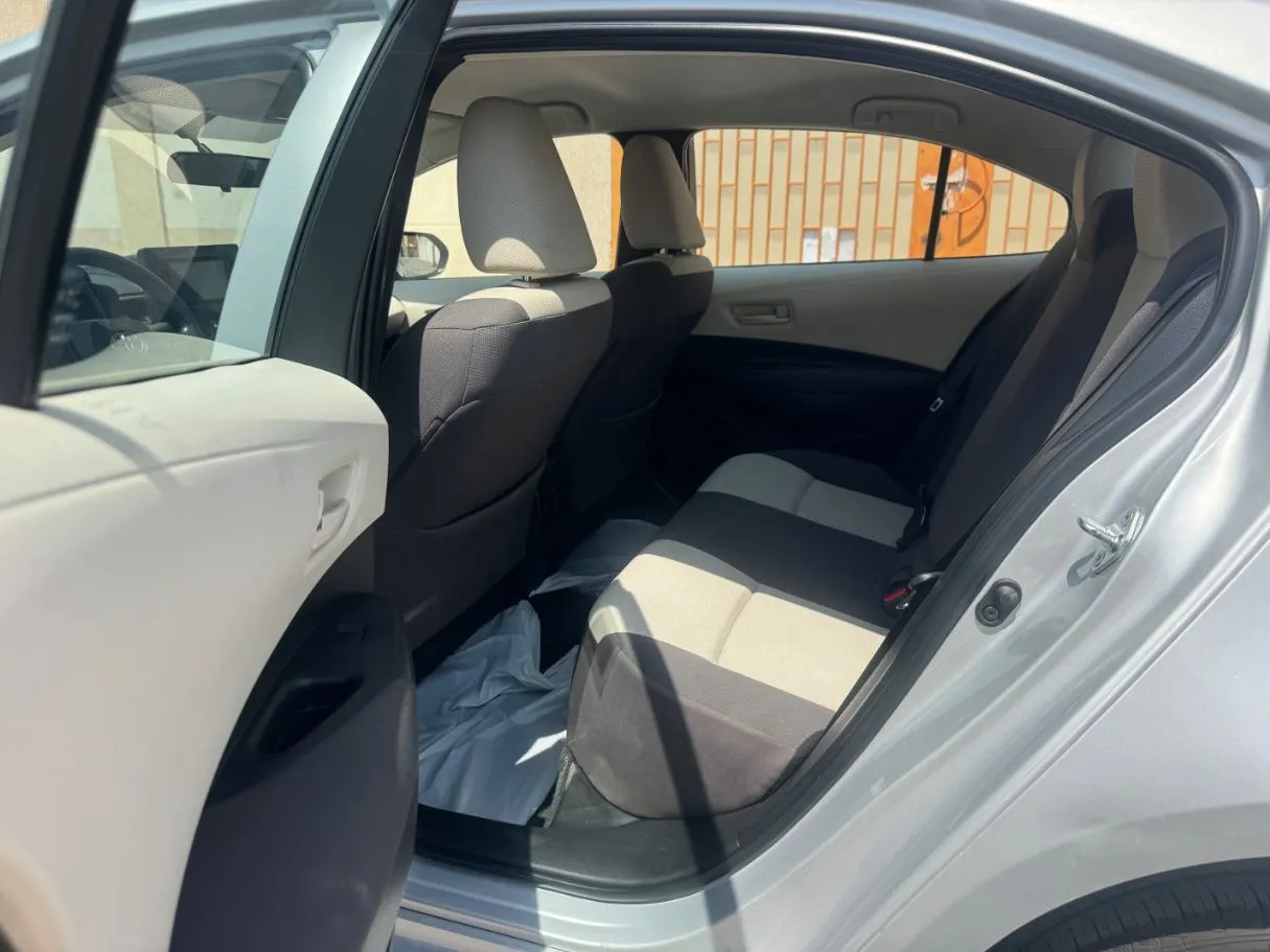 Car image 13
