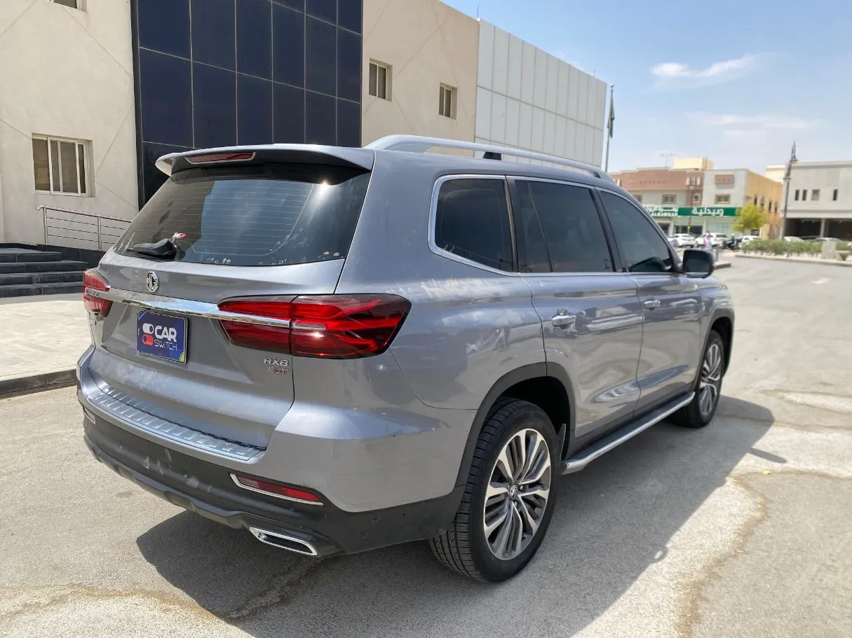 Car image 5