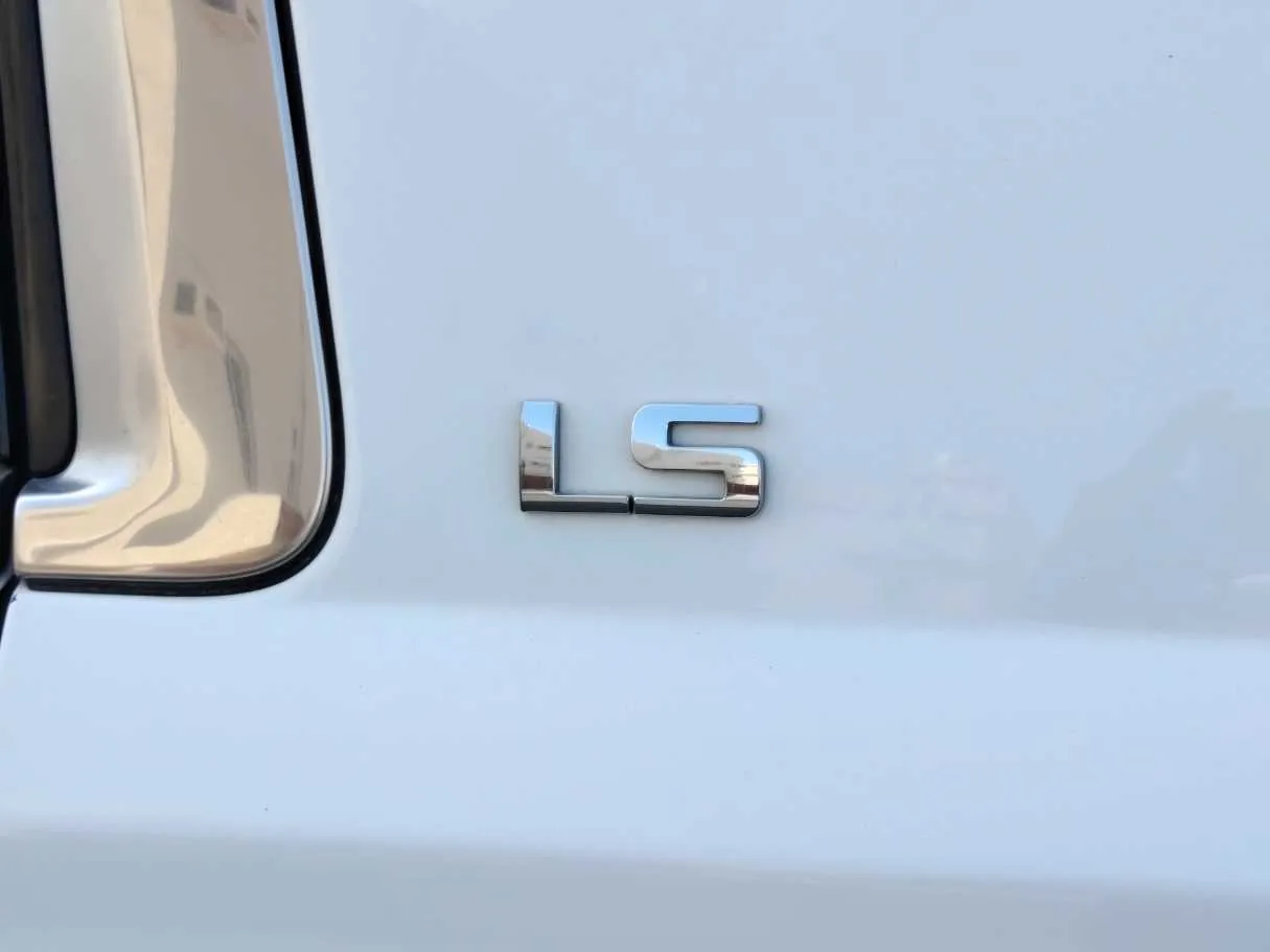 Car image 29