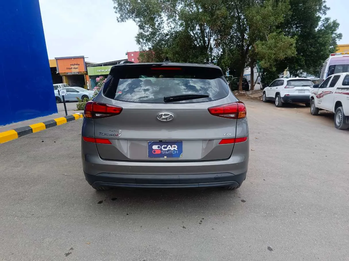Car image 6