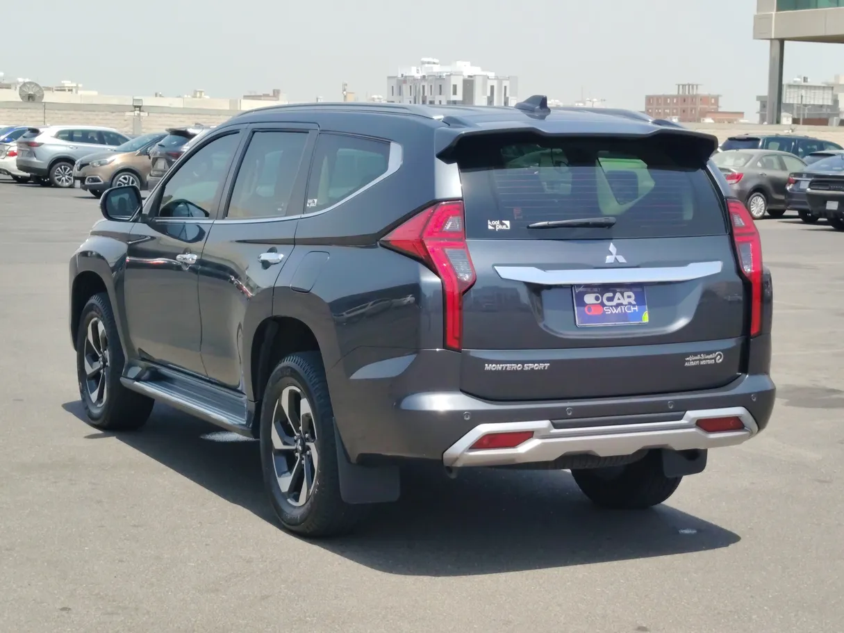 Car image 7