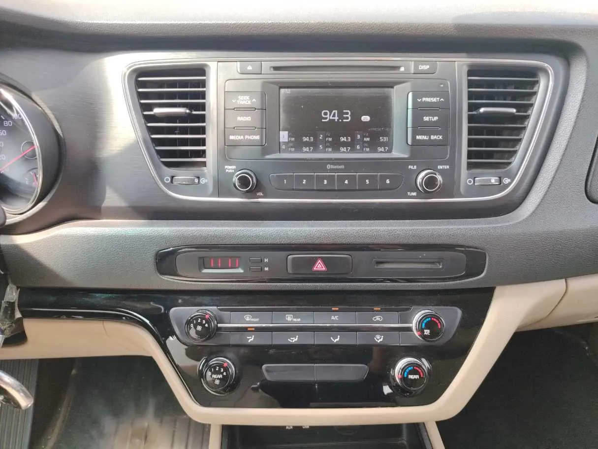 Car image 20