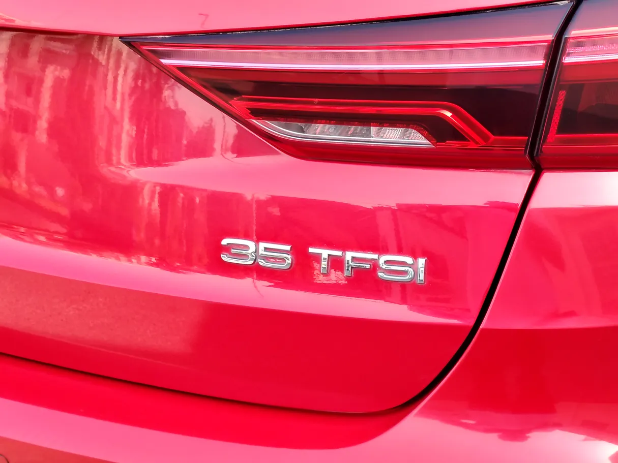 Car image 37