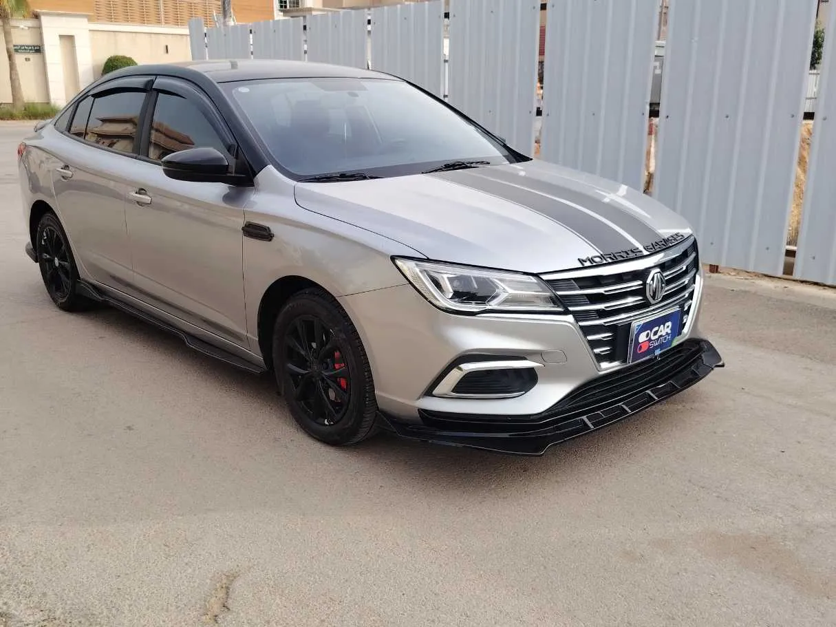 Car image 3