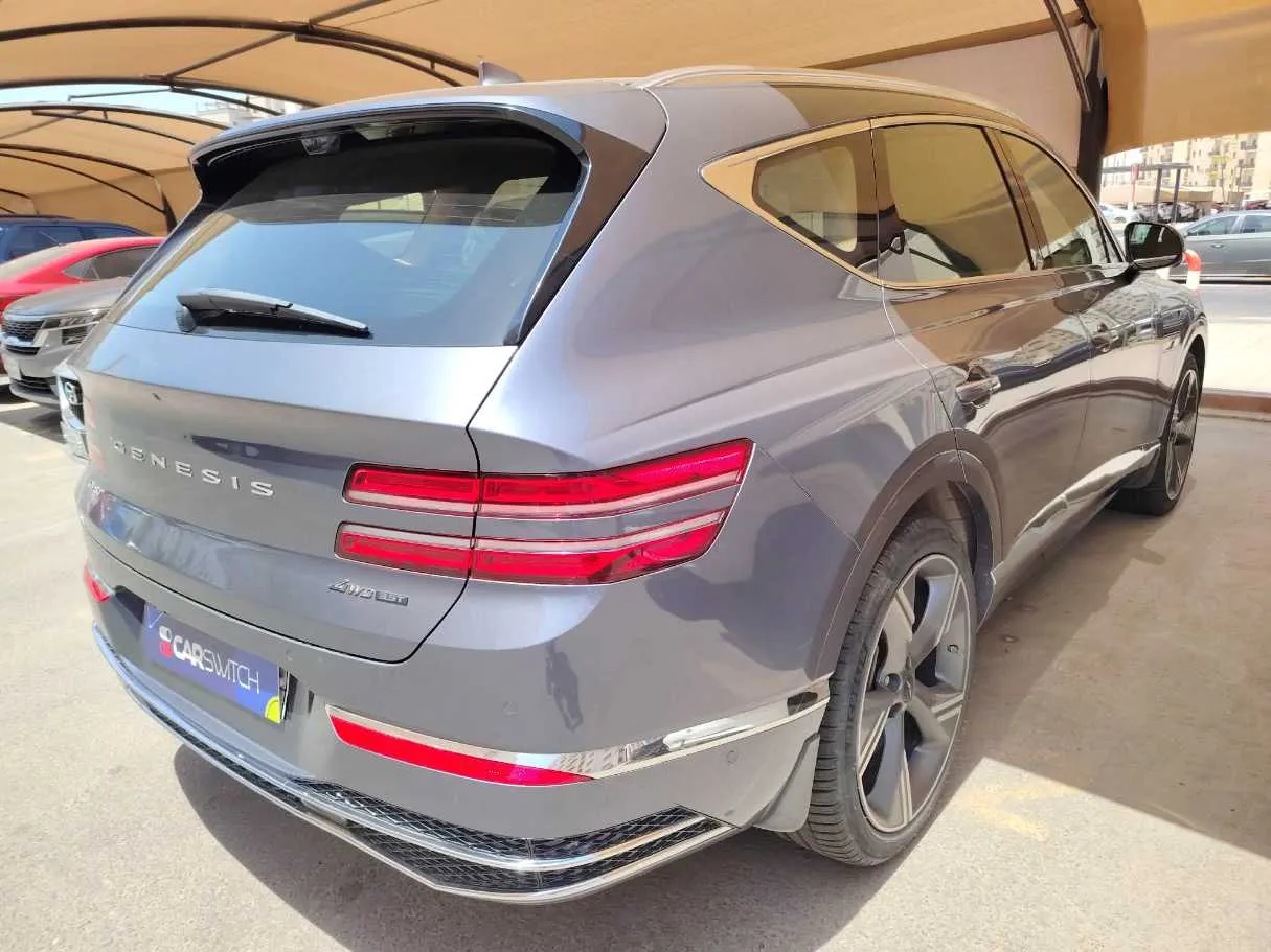 Car image 5