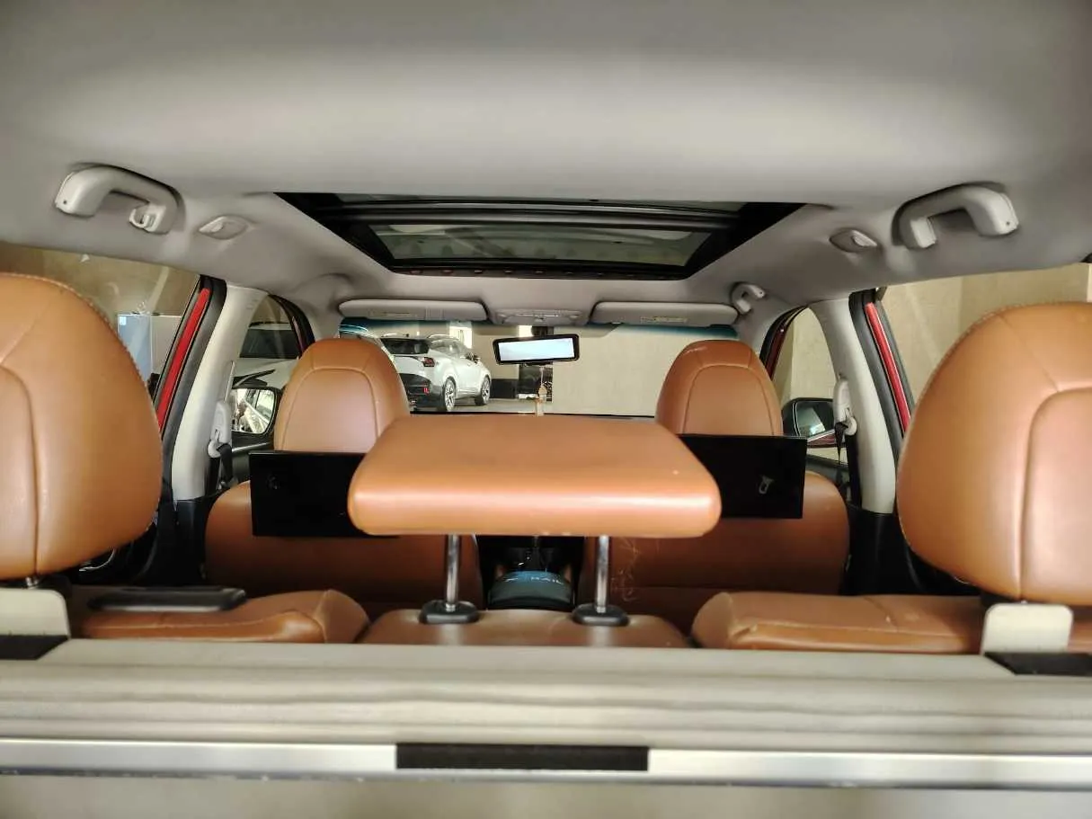 Car image 31