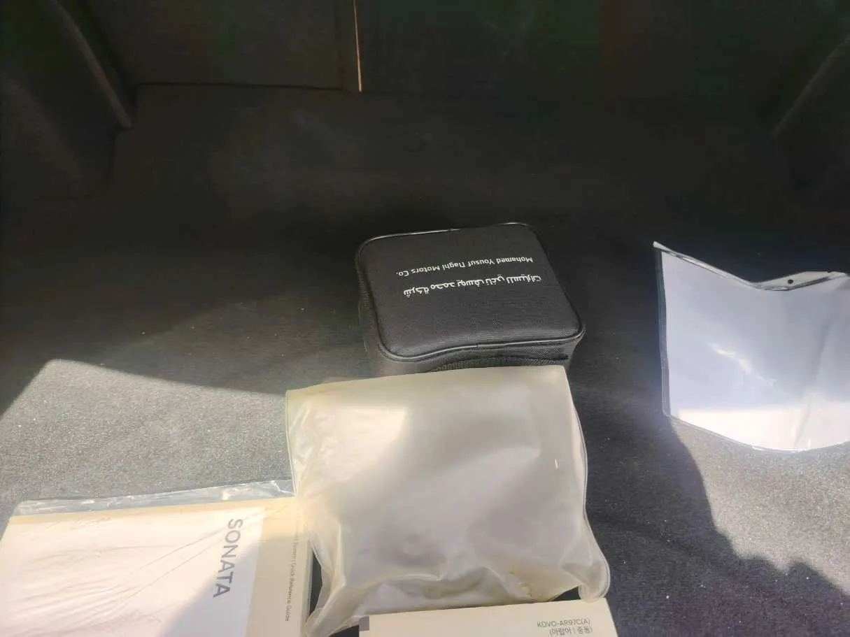 Car image 33