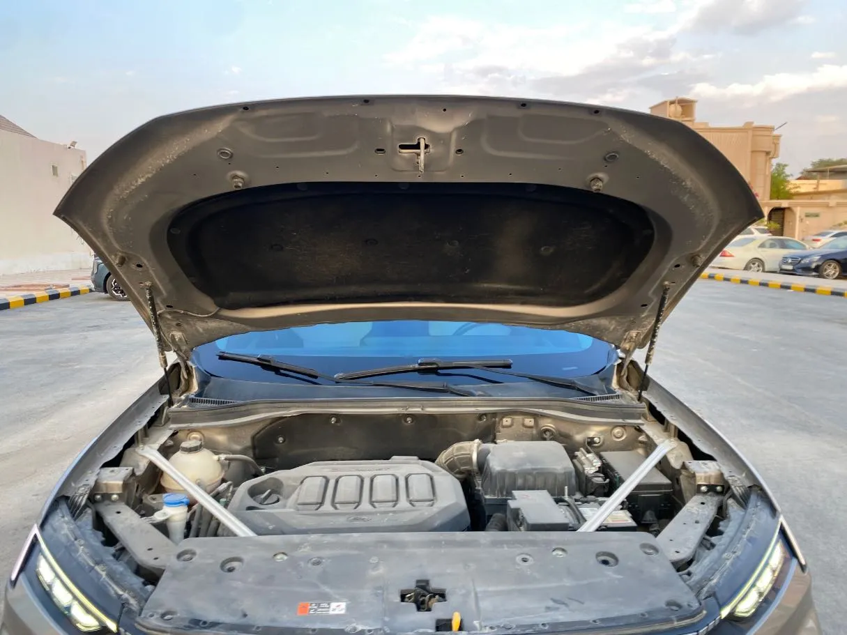 Car image 27