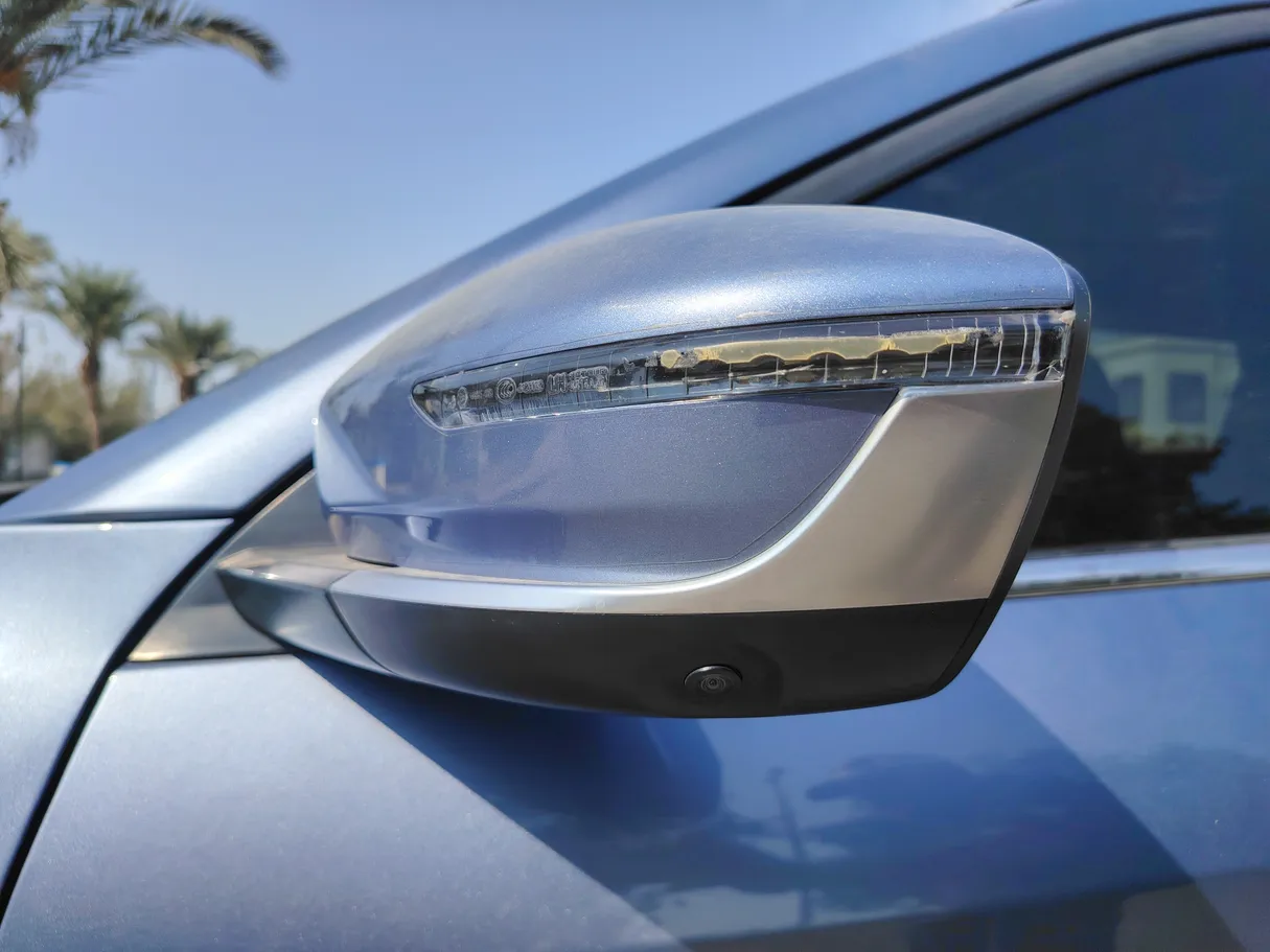 Car image 32