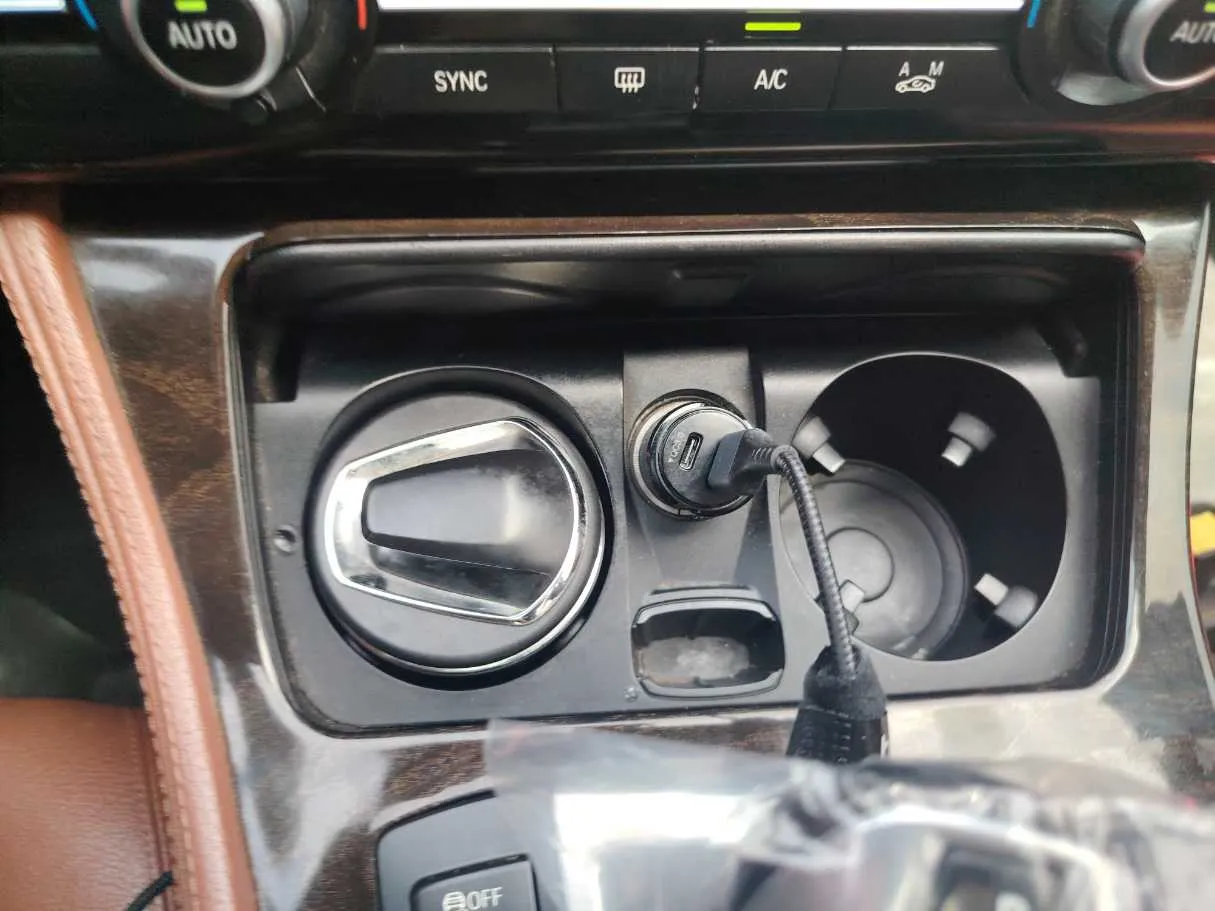 Car image 23