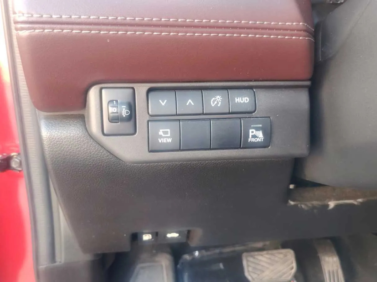 Car image 27