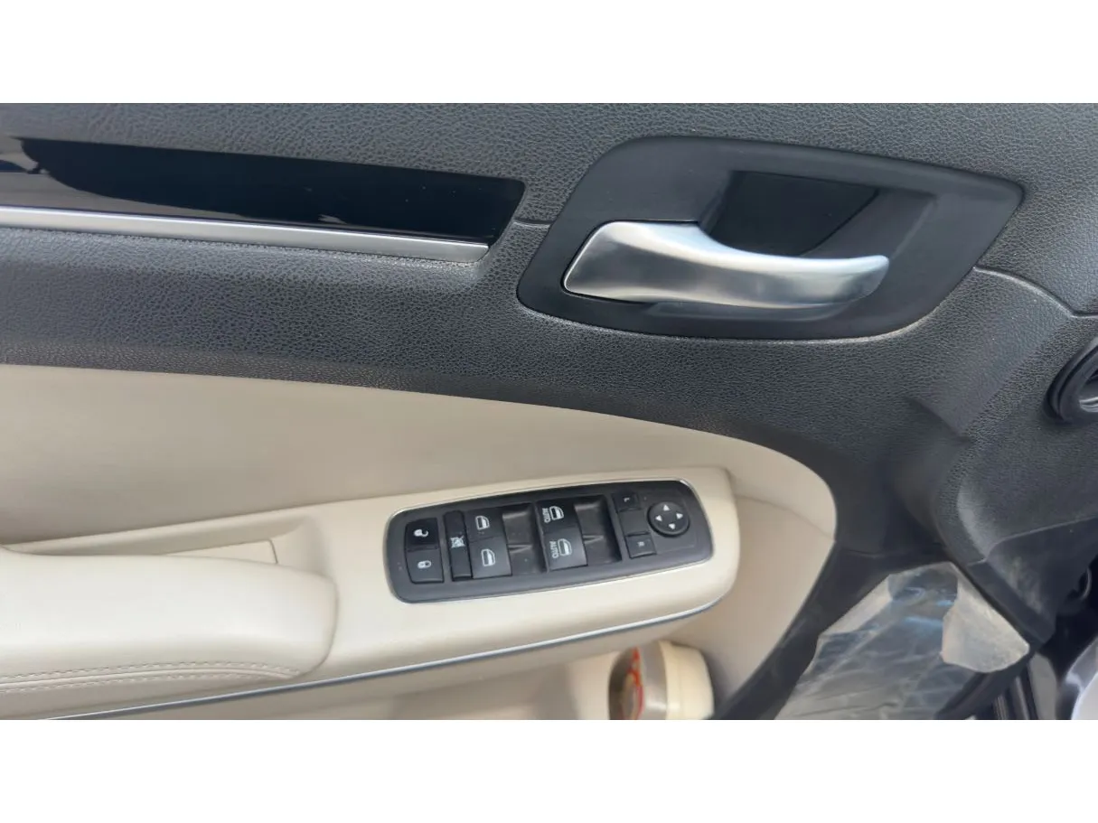 Car image 26
