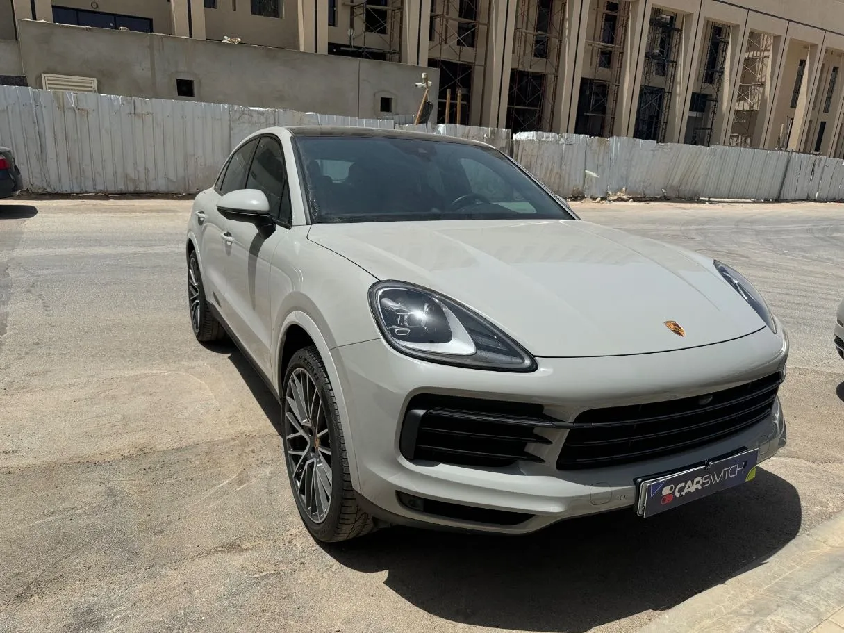 Car image 3