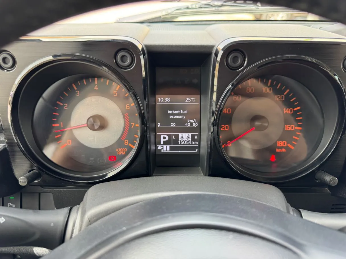 Car image 18