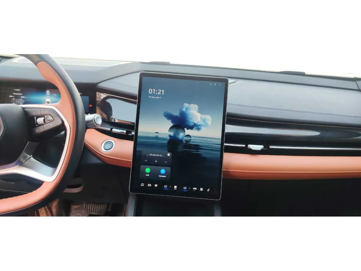 Car image 18