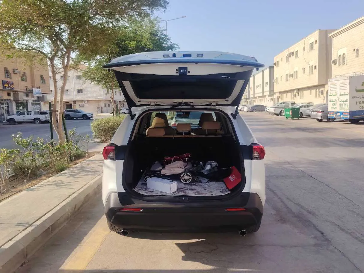 Car image 20