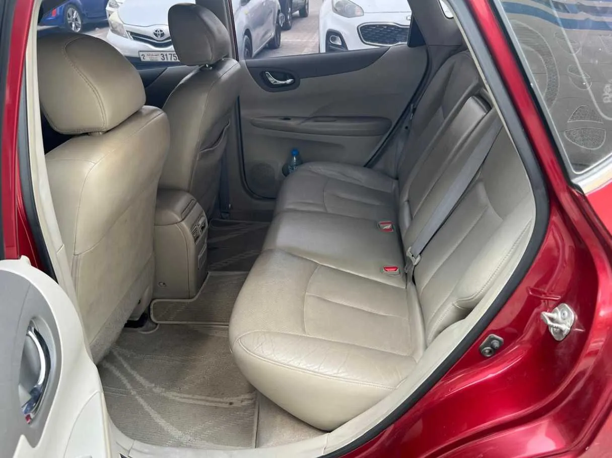 Car image 17