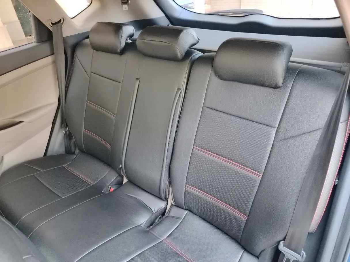 Car image 16