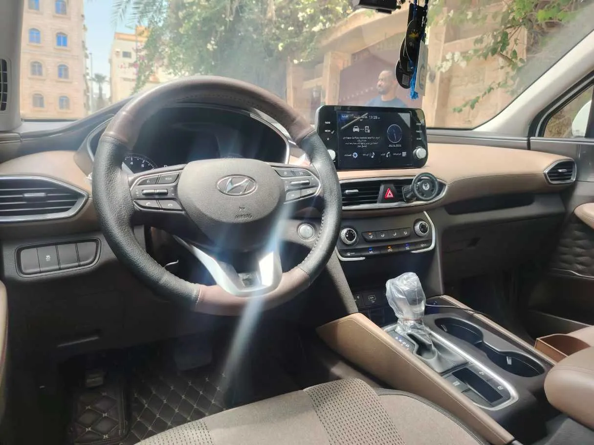 Car image 28