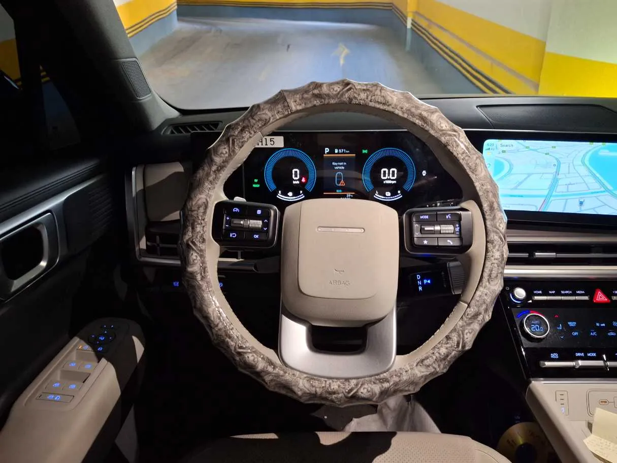 Car image 17