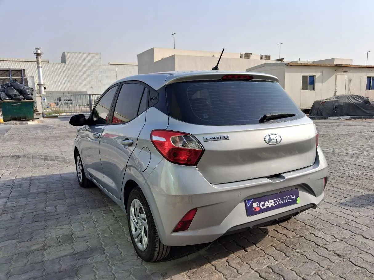 Car image 7