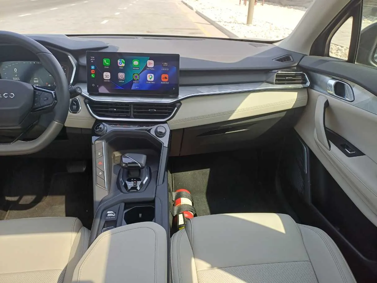Car image 16
