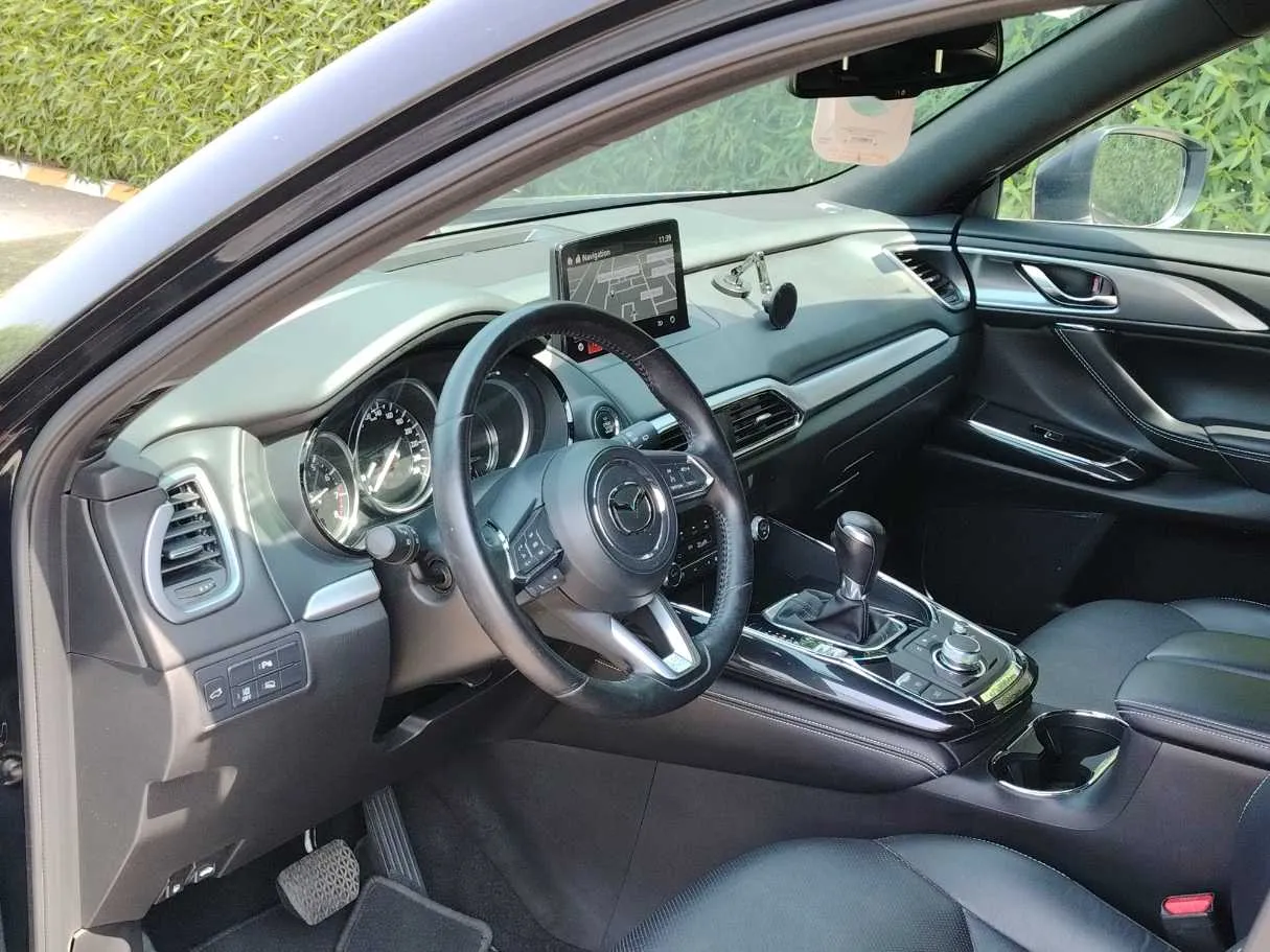 Car image 13