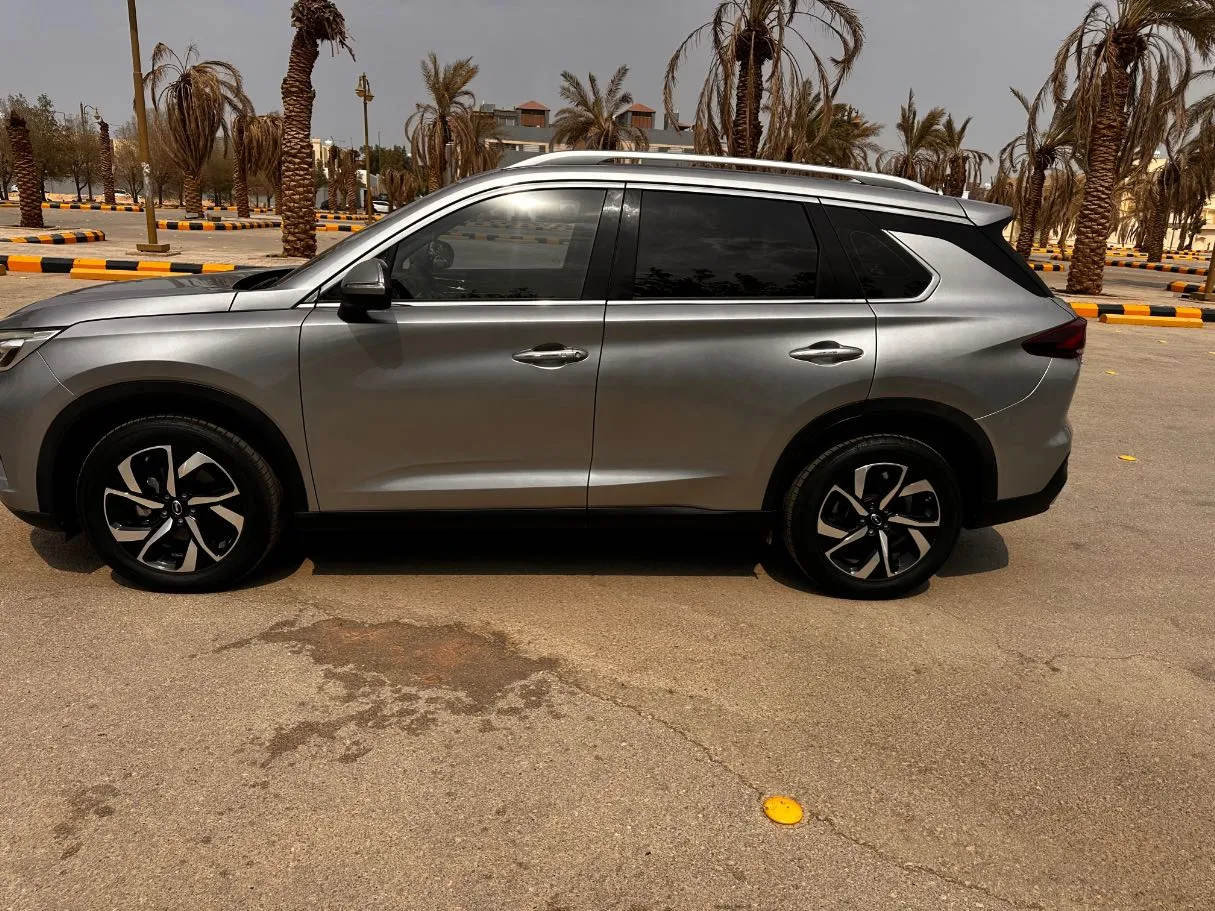 Car image 8