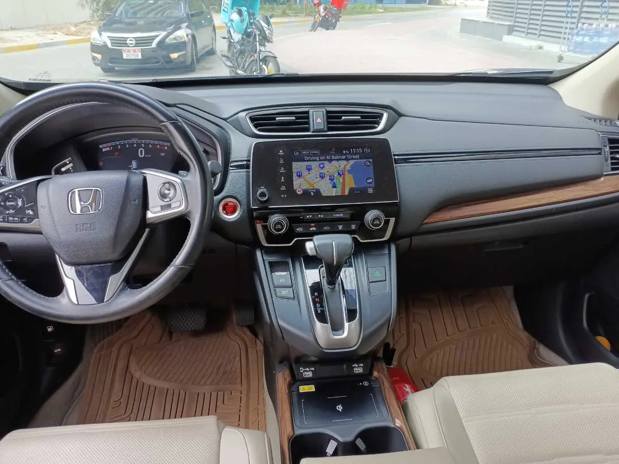 Car image 16