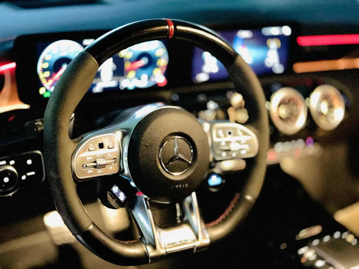 Car image 23