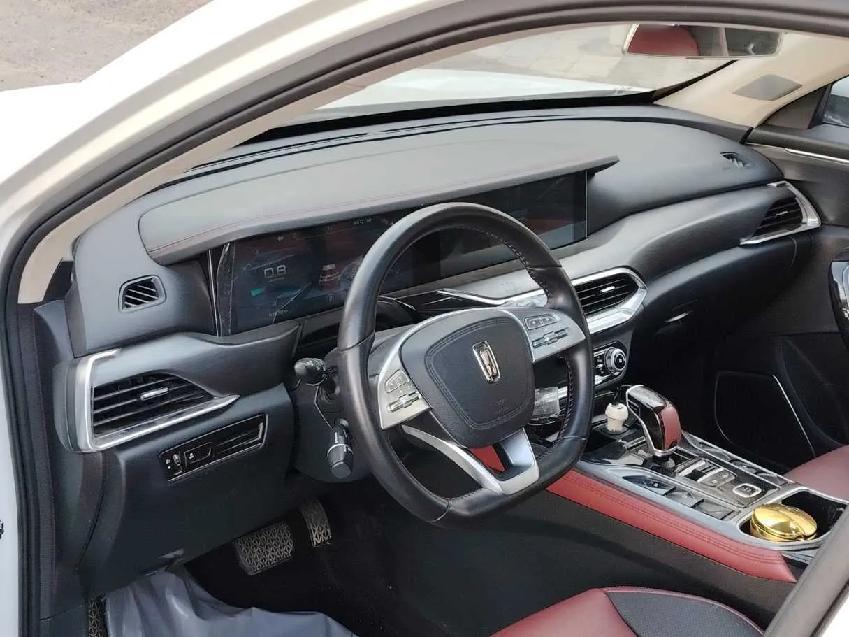 Car image 12
