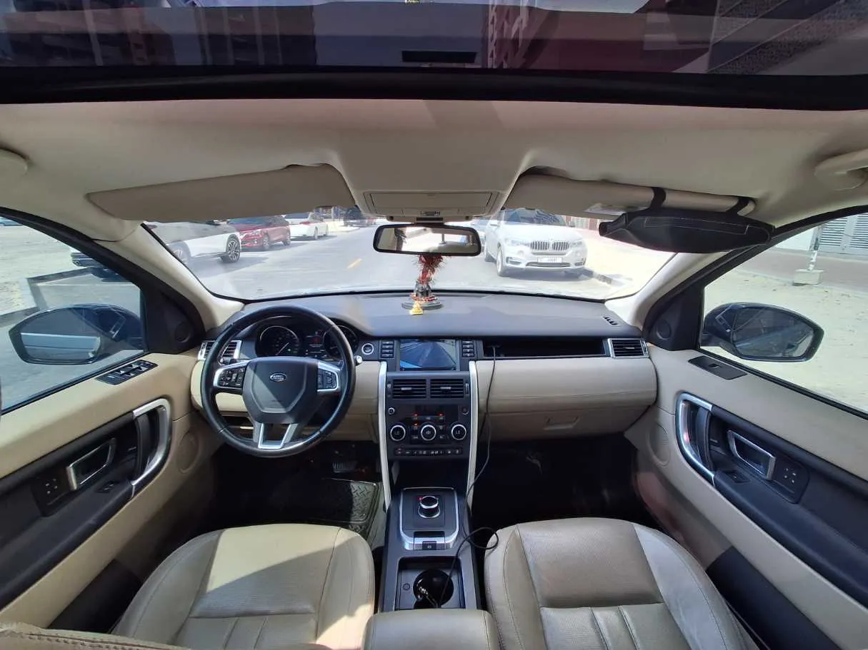 Car image 14