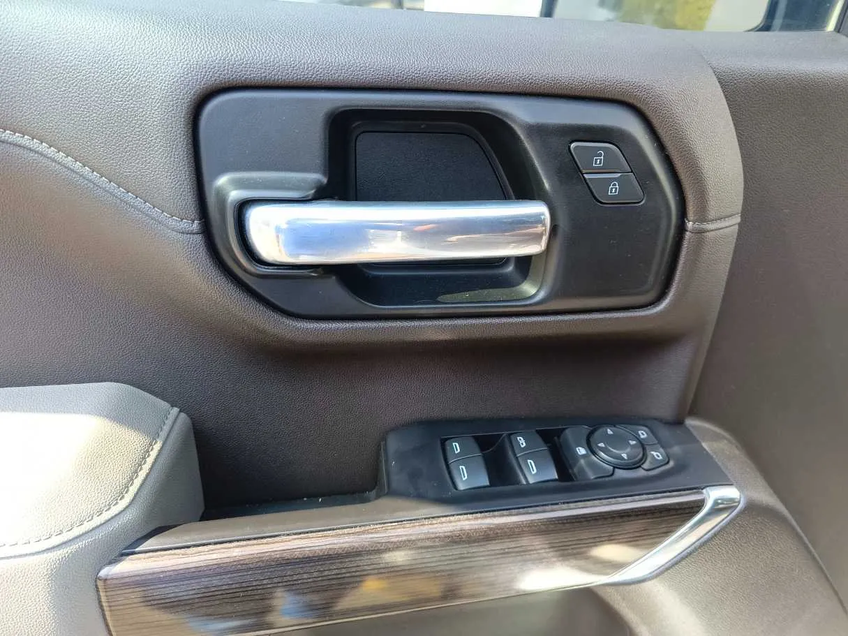 Car image 31