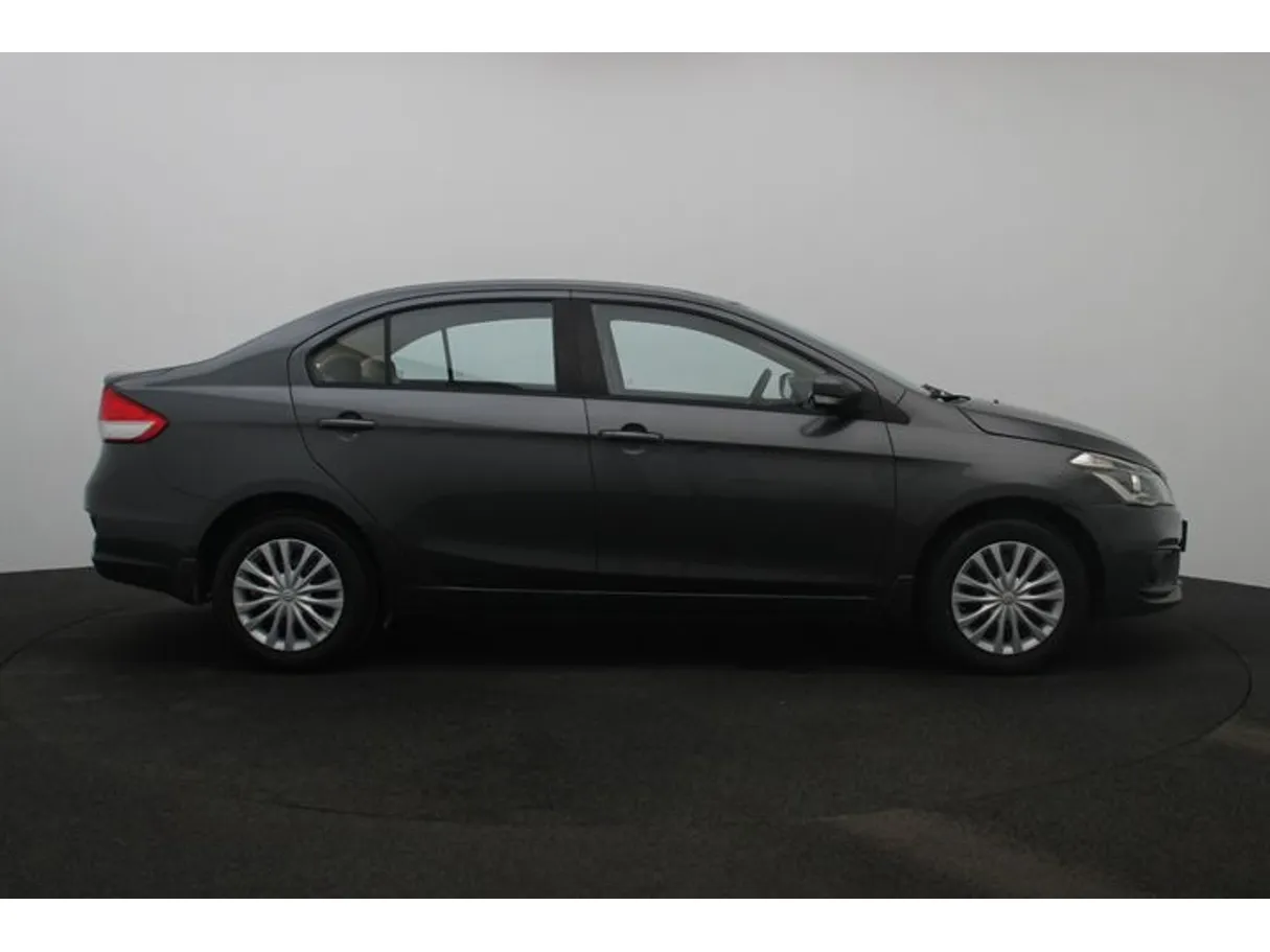 Car image 13