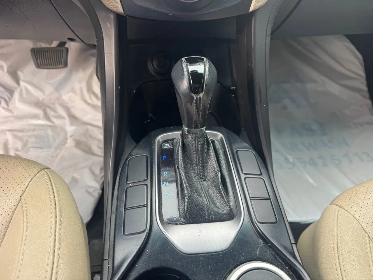 Car image 15