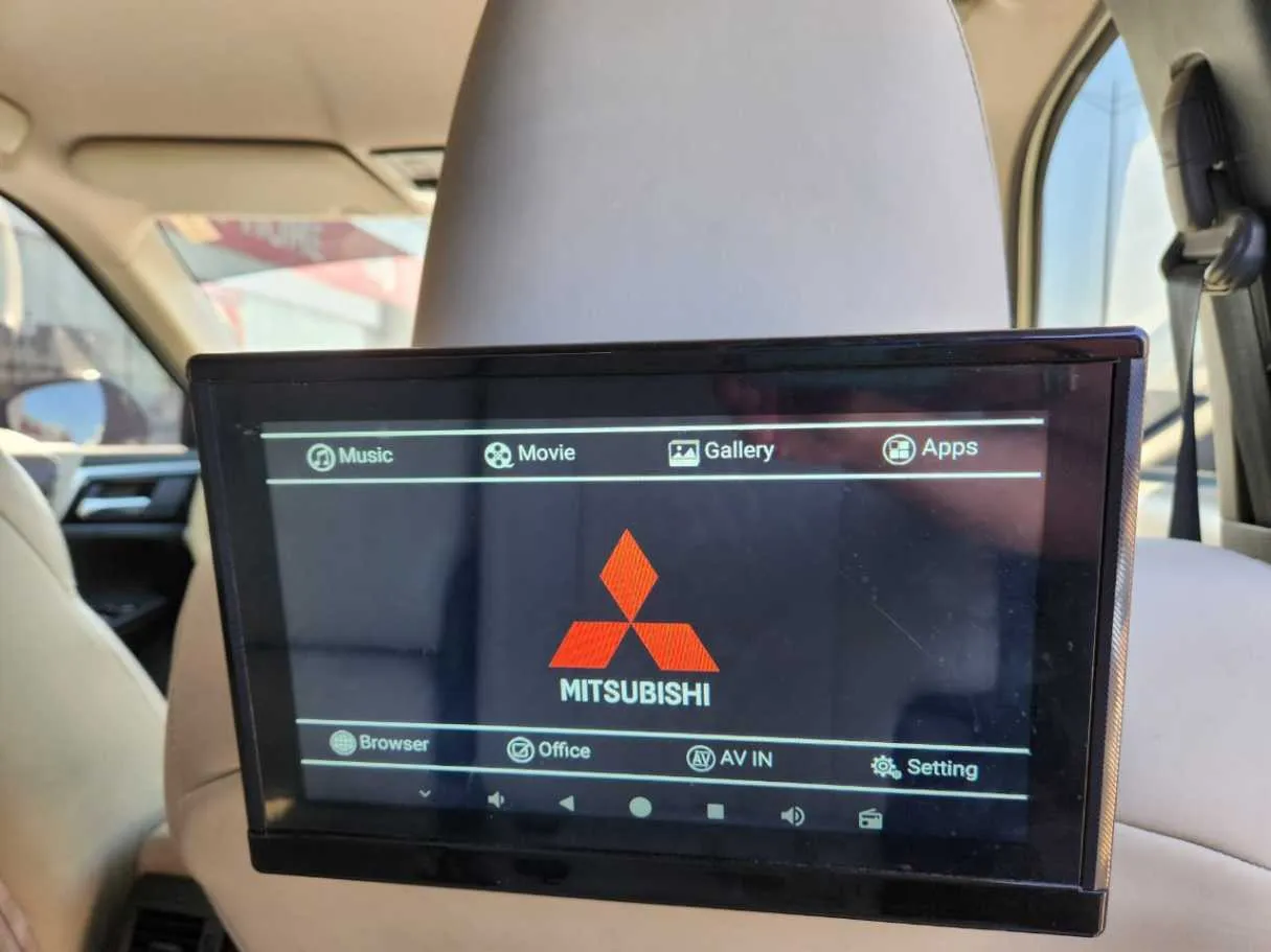 Car image 24